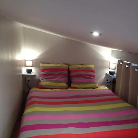 Avec Courette Bord La Hague Port Racine Tatil Evi Saint-Germain-Des-Vaux